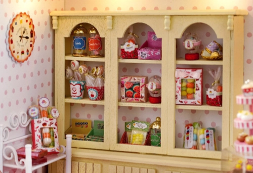 The Sweet House DIY Miniature Dollhouse Kit |Rofuntime- Product detail interior close-up images.