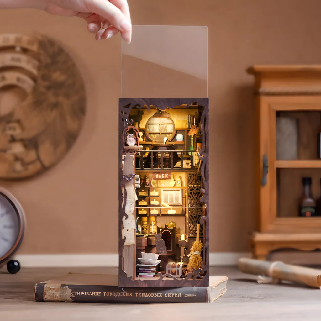 Magic Pharmacist DIY Book Nook Kit | Rofuntime-Display with dust cover