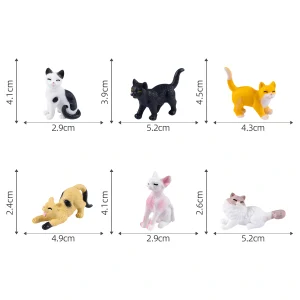 Size chart for miniature cat figurines with dimensions in centimeters for each.
