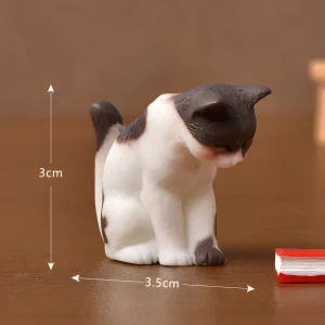 Realistic cat miniature figures head-down pose for book nook miniature animals 3.5cm length.
