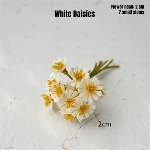 Cottage garden miniatures white daisy bouquet for garden-themed miniature display and scale craft.